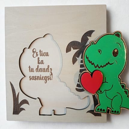 Koka motivācijas kartiņa ar dinozauru un personalizētu tekstu