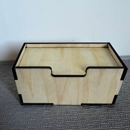 Mazā koka kastīte – 10×10×5 cm (gravēšanai vai dāvanai)