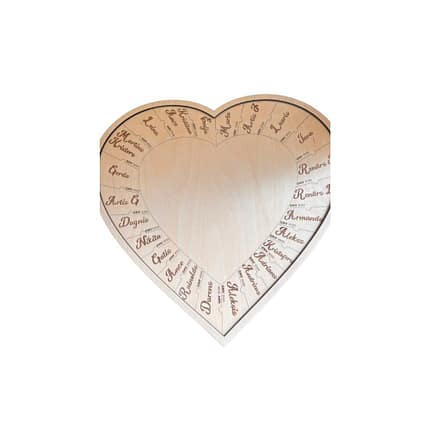 Personalizēts koka sirds formas dekors 33x35 cm ar gravētiem skolēnu vārdiem un izņemamiem atslēgu piekariņiem absolventiem, dāvana skolotājai izlaidumā.